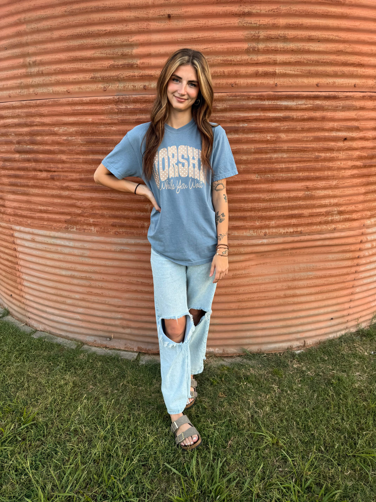 Worship While You Wait, Comfort Colors tee