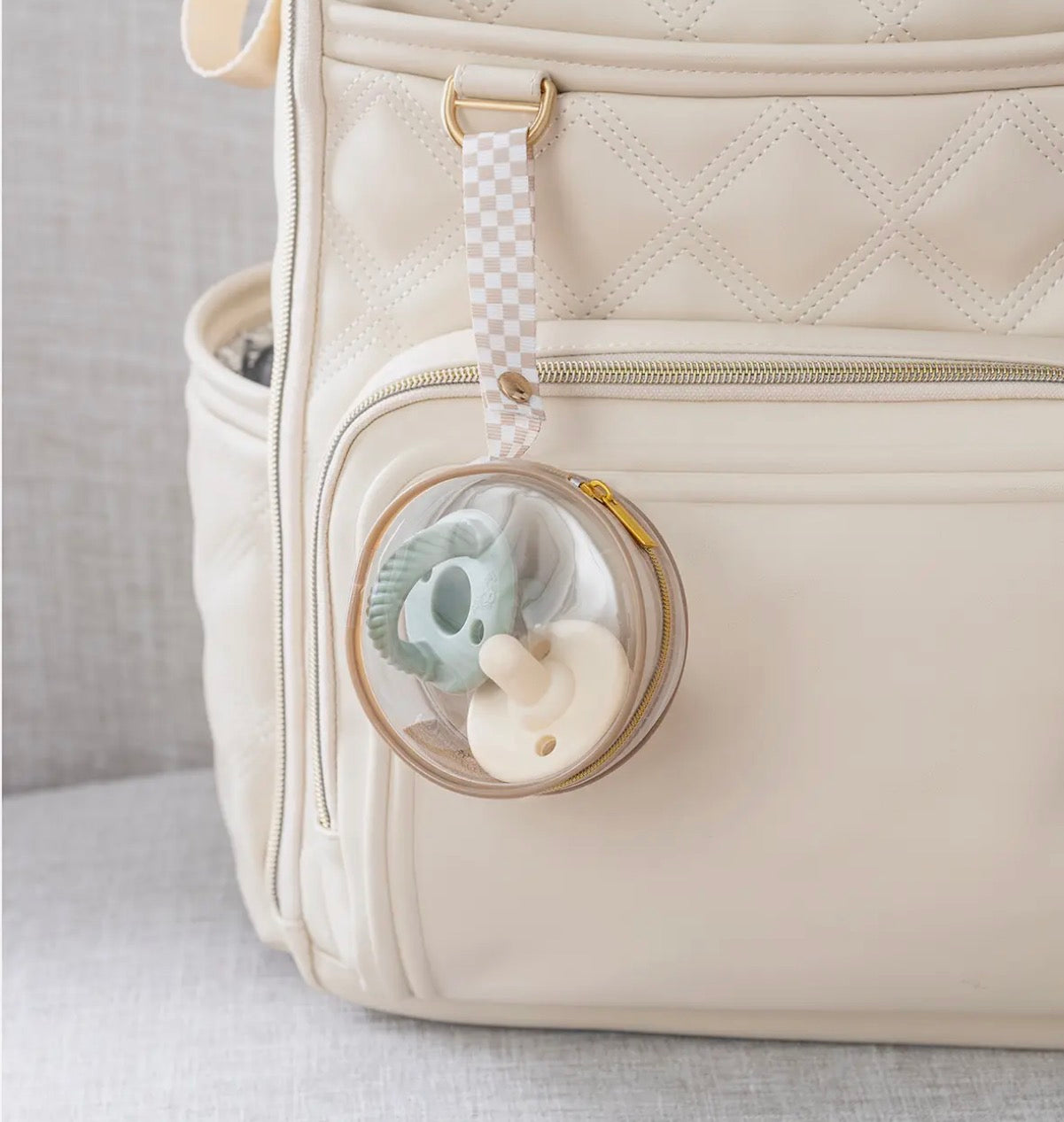 Itzy Ritzy Checkerd Paci Case