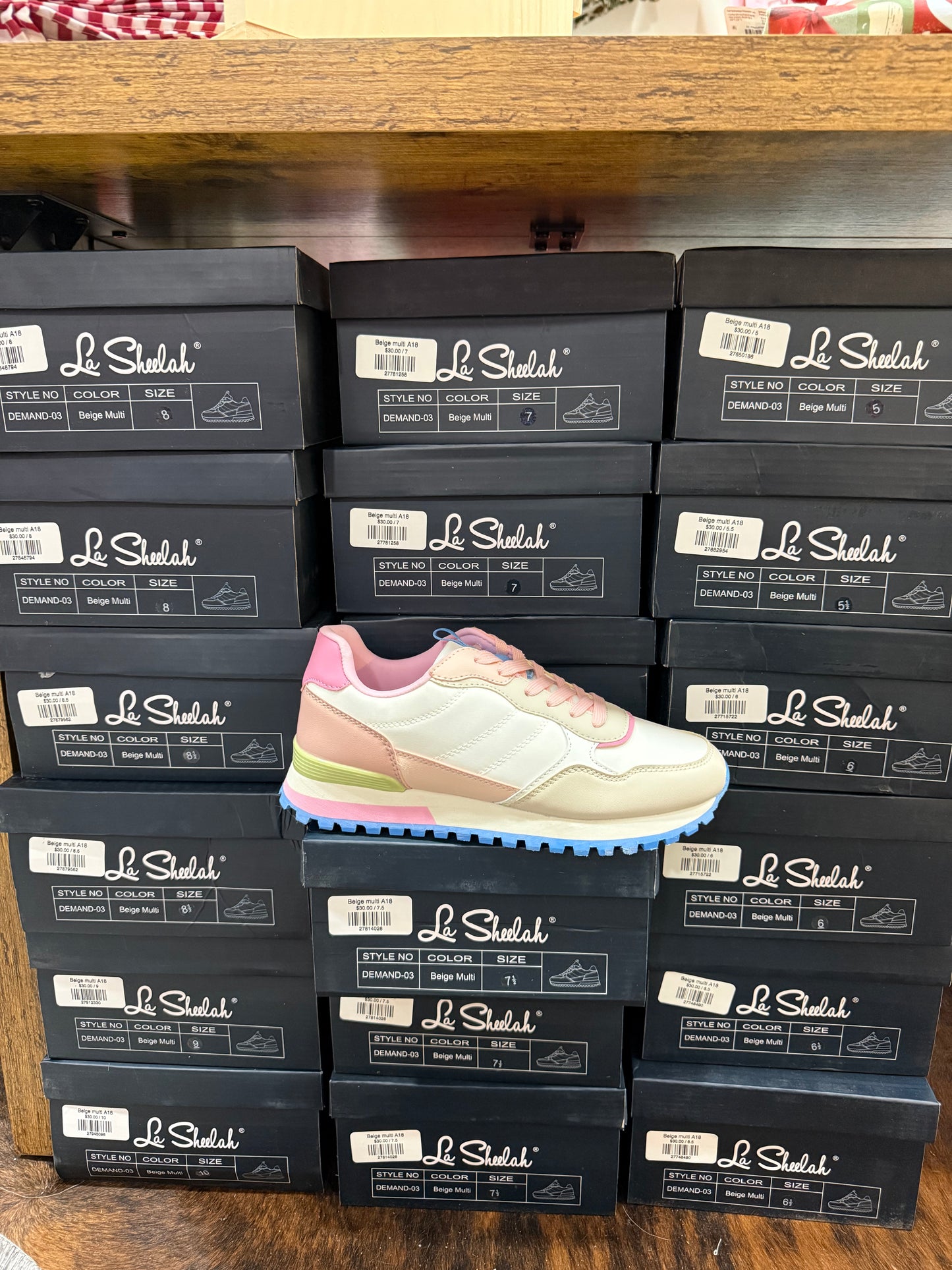 Multicolored Tennis Shoes ￼